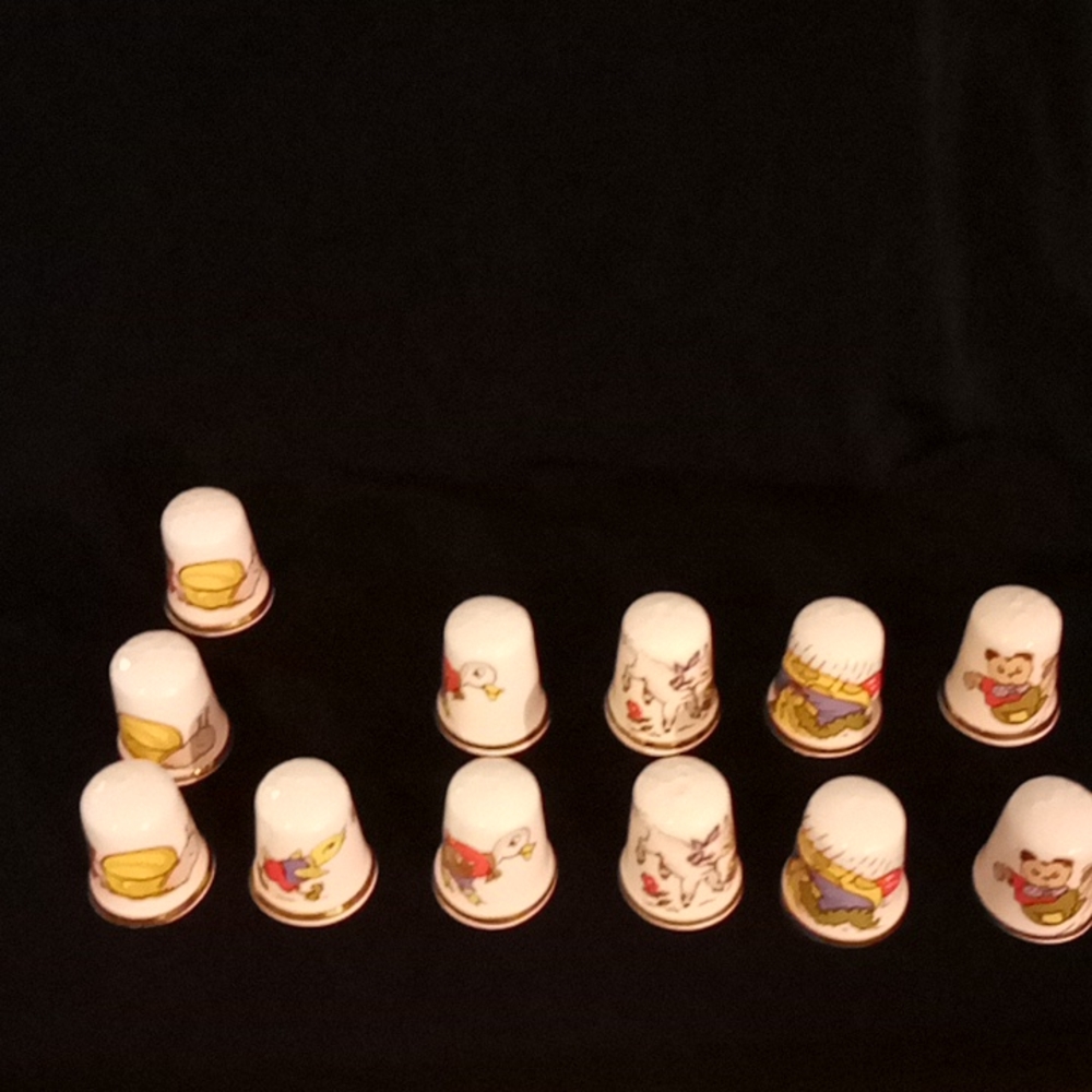Finsbury Collection 11 Vintage ceramic Thimbles